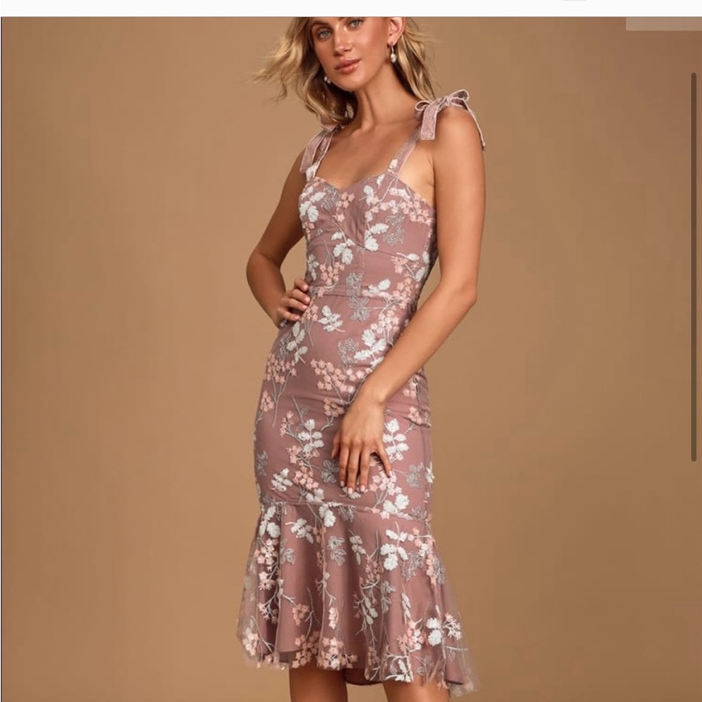 Lulu’s Mauve mermaid style dress